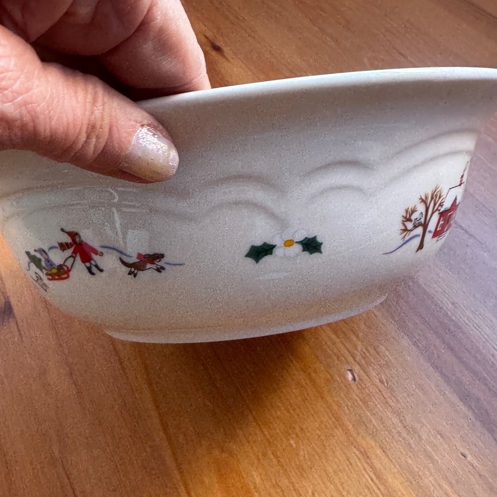 Pfaltzgraff snow villlage serving bowl